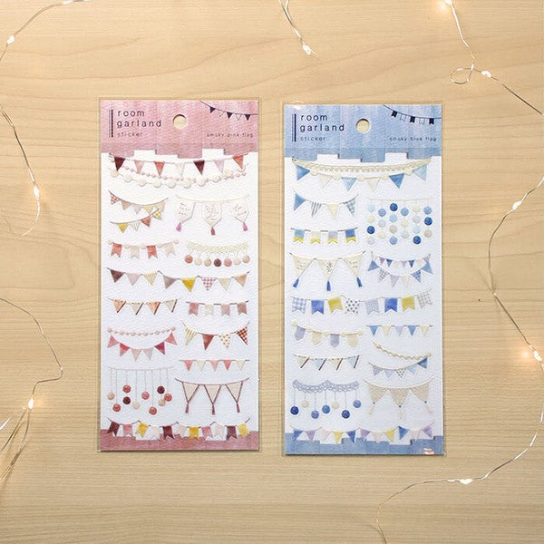 Mind Wave Room Garland Sticker: Smoky Pink Room